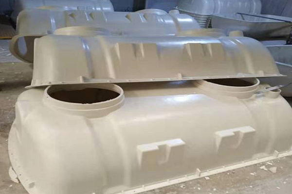 維護(hù)模壓化糞池的時候要注意哪些事項